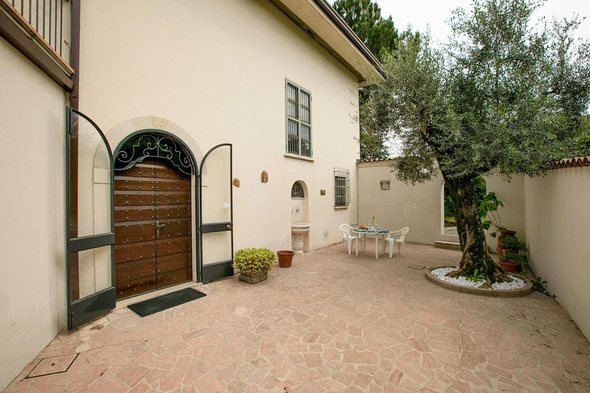 Villa Alberti 900M From Garda Lake - Happy Rentals سالو المظهر الخارجي الصورة